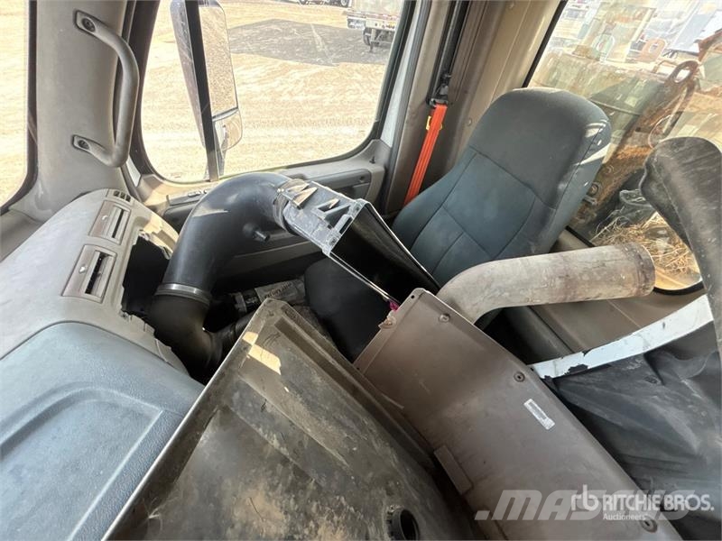 Freightliner Cascadia 125 Vetopöytäautot