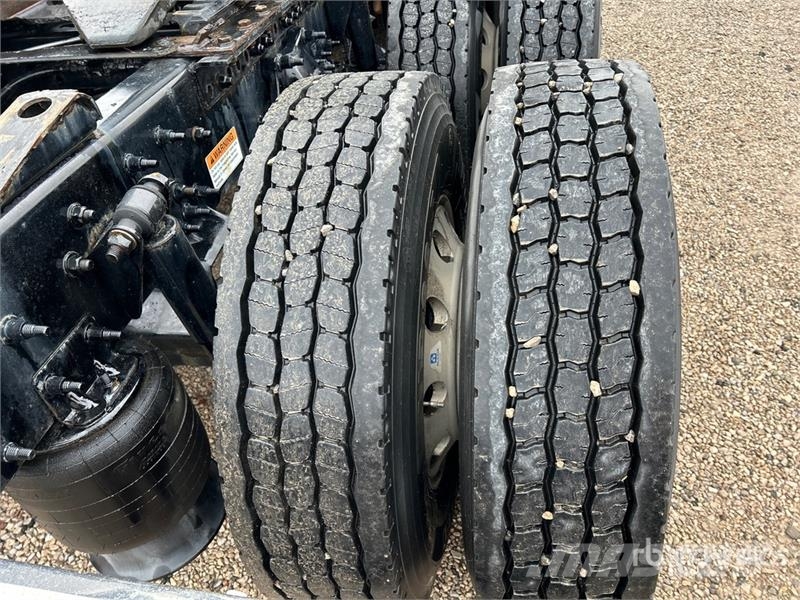 Freightliner Cascadia 126 وحدات الجر