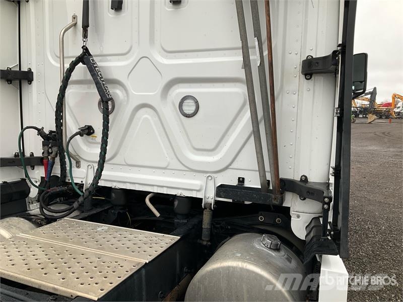 Freightliner Cascadia 126 Vetopöytäautot