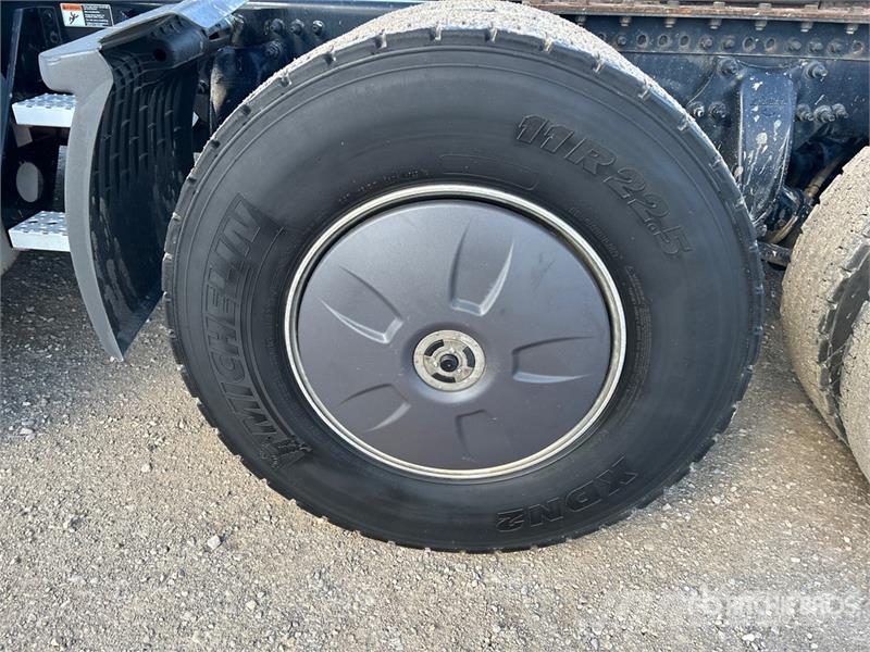 Freightliner Cascadia 126 وحدات الجر