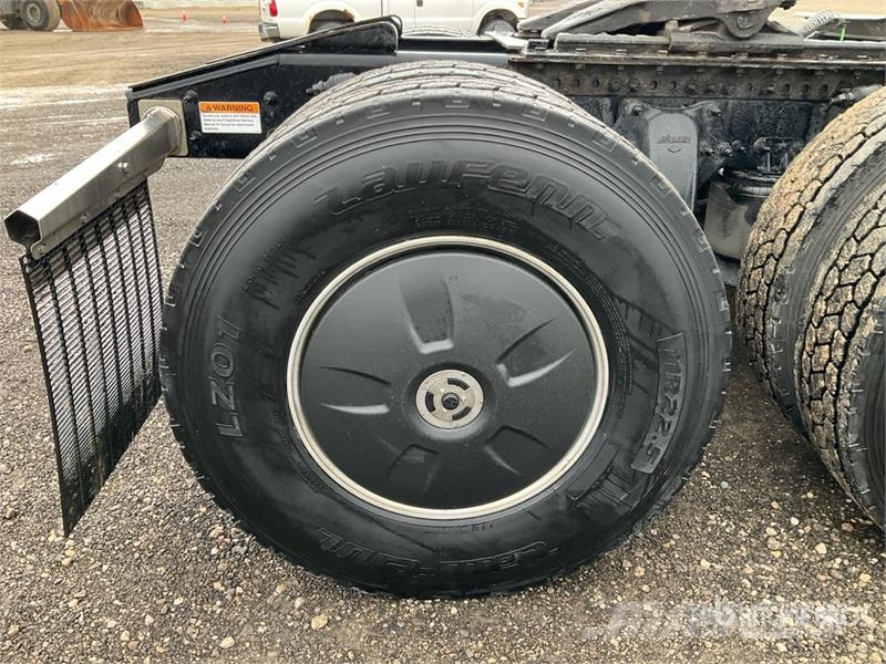 Freightliner Cascadia 126 Vetopöytäautot