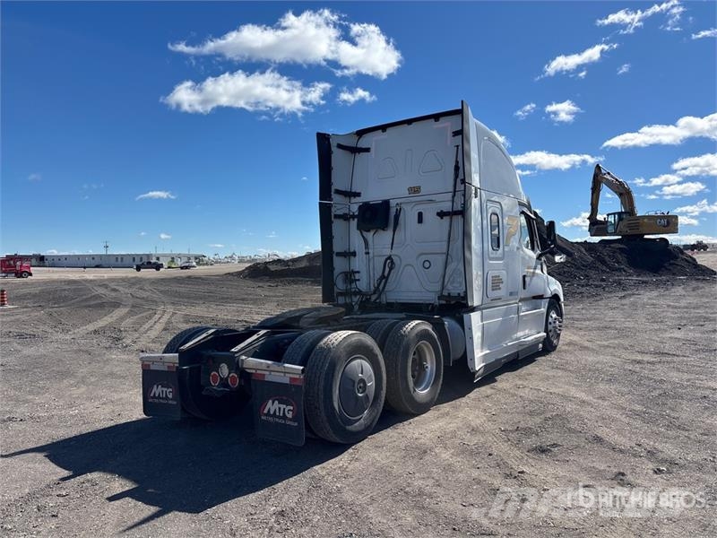 Freightliner Cascadia 126 6x4 T/A Sleeper Truck Tractor Tractores (camiões)