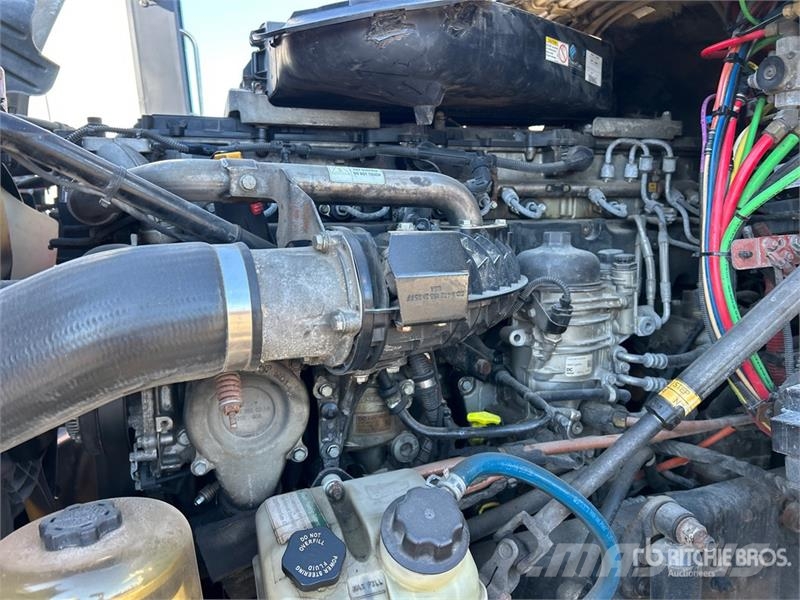 Freightliner Cascadia 125 6x4 T/A Sleeper Truck Tractor Truck Tractor Units