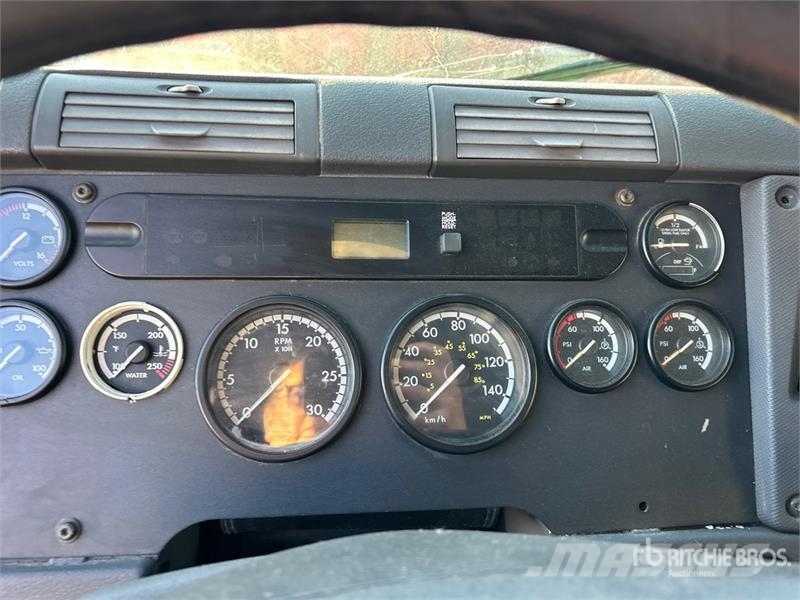 Freightliner Cascadia 125 6x4 T/A Sleeper Truck Tractor Sattelzugmaschinen