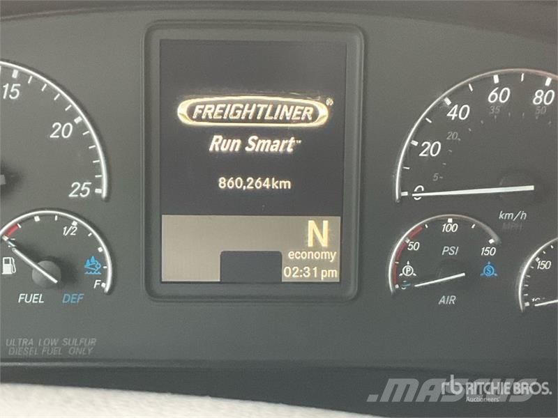 Freightliner Cascadia 126 6x4 T/A Sleeper Truck Tractor وحدات الجر