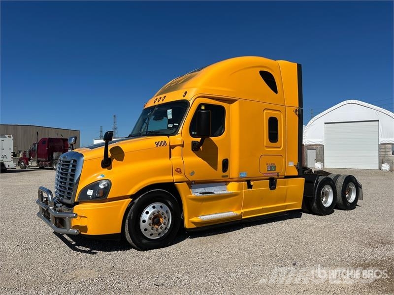 Freightliner Cascadia 125 6x4 T/A Sleeper Truck Tractor Dragbilar