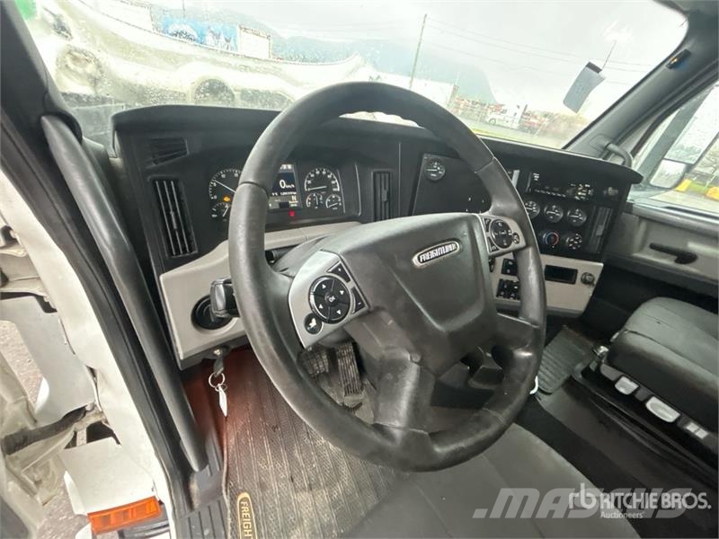Freightliner Cascadia 116 Truck Tractor Units