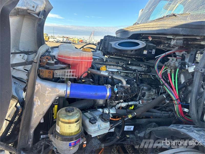 Freightliner Cascadia 126 وحدات الجر