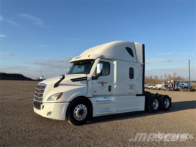 Freightliner Cascadia 126 6x4 T/A Sleeper Truck Tractor Седельные тягачи