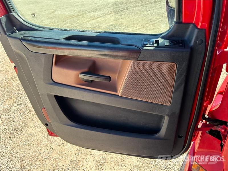 Freightliner Cascadia 126 وحدات الجر