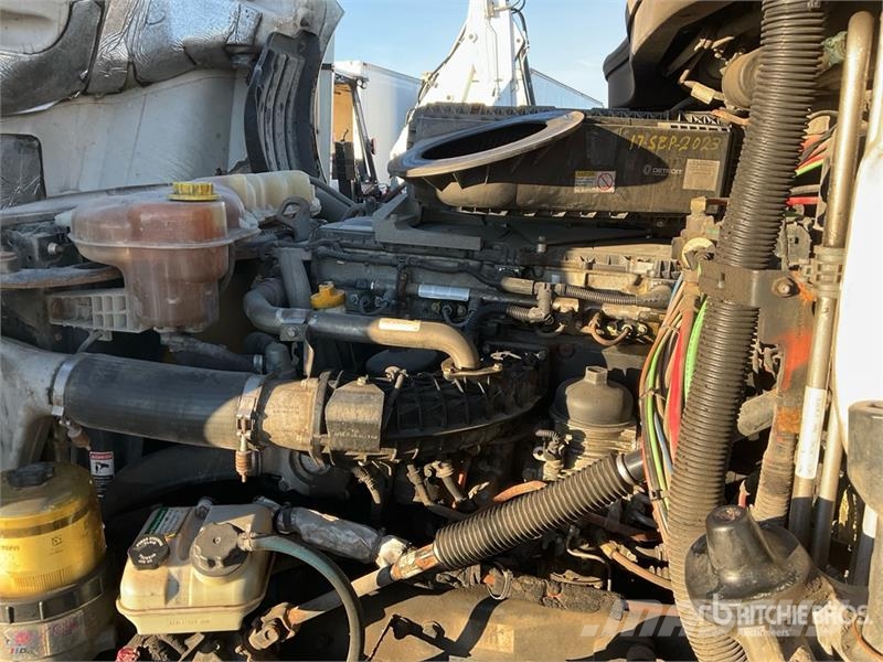 Freightliner Cascadia 126 6x4 T/A Sleeper Truck Tractor Motrici e Trattori Stradali