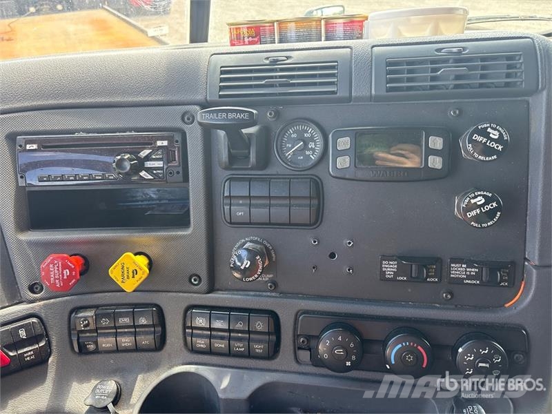Freightliner Cascadia 125 6x4 T/A Sleeper Truck Tractor Motrici e Trattori Stradali
