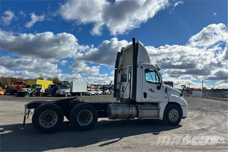 Freightliner Cascadia 125 Naudoti vilkikai