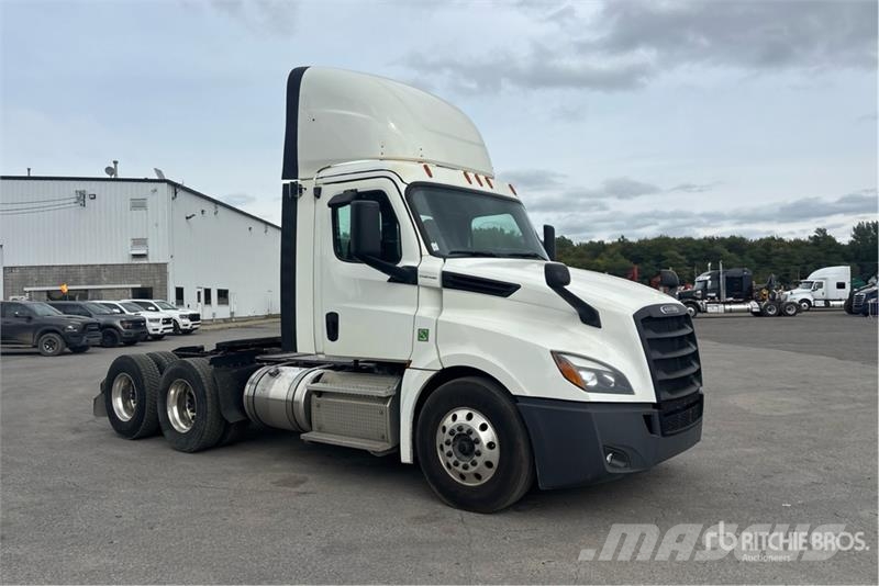 Freightliner Cascadia 126 Vetopöytäautot