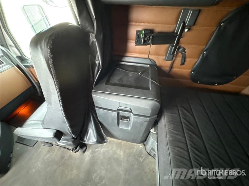 Freightliner Cascadia 126 Prime Movers