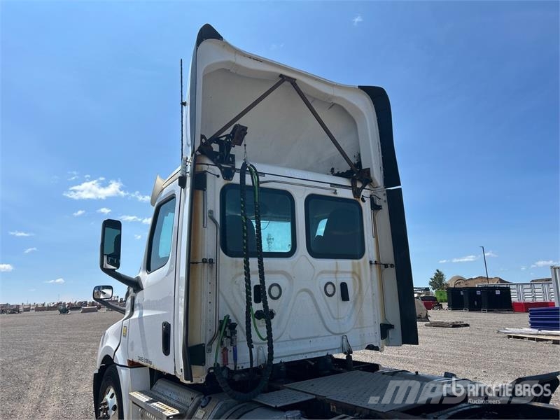 Freightliner Cascadia 126 Tractor Units