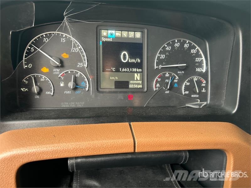 Freightliner Cascadia 126 6x4 T/A Sleeper Truck Tractor Cavalos mecânicos