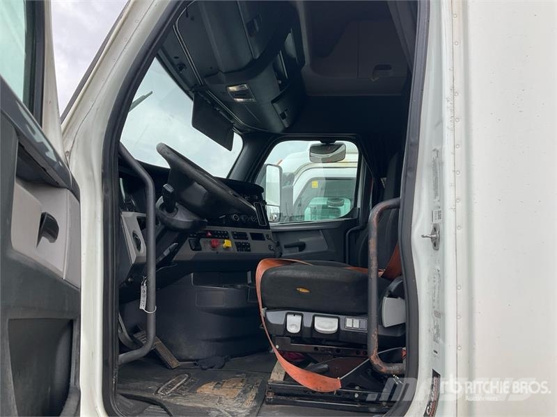 Freightliner Cascadia 126 6x4 T/A Sleeper Truck Tractor Motrici e Trattori Stradali