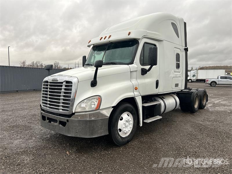 Freightliner Cascadia 125 6x4 T/A Sleeper Truck Tractor Tractores (camiões)