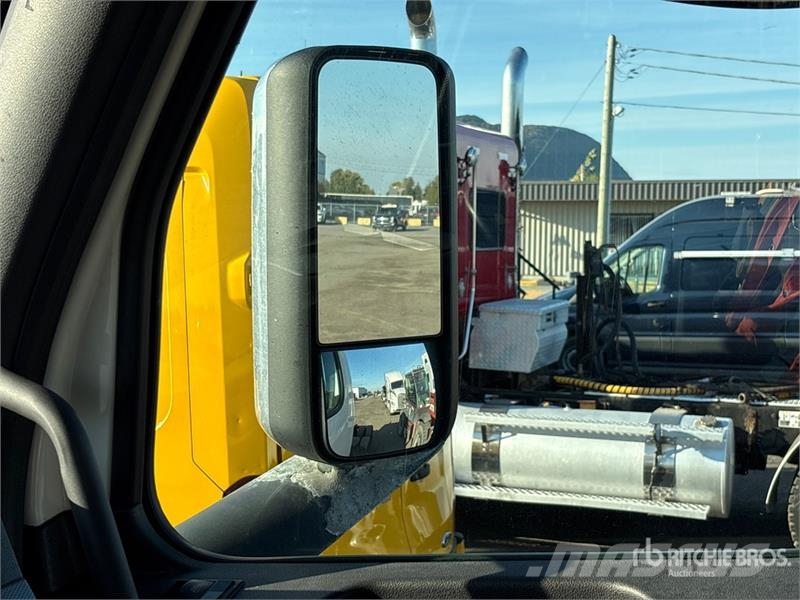 Freightliner Cascadia 126 Седельные тягачи