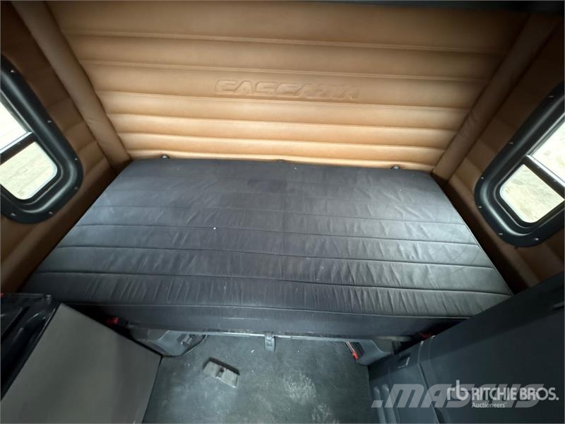 Freightliner Cascadia 126 6x4 T/A Sleeper Truck Tractor Truck Tractor Units