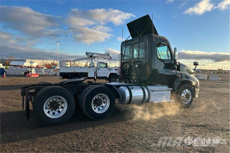 Freightliner Cascadia 125 Truck Tractor Units