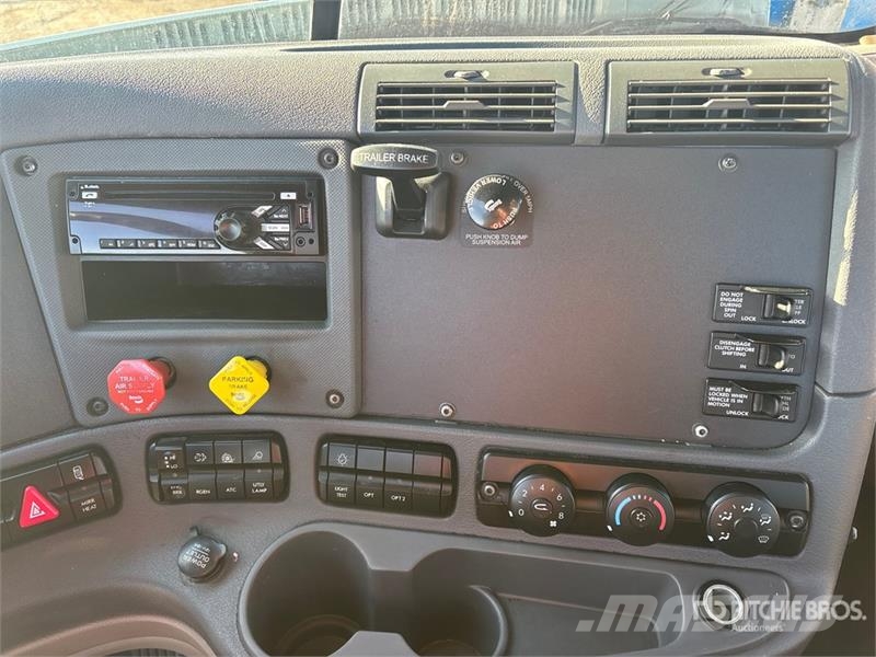 Freightliner Cascadia 125 Тягачі