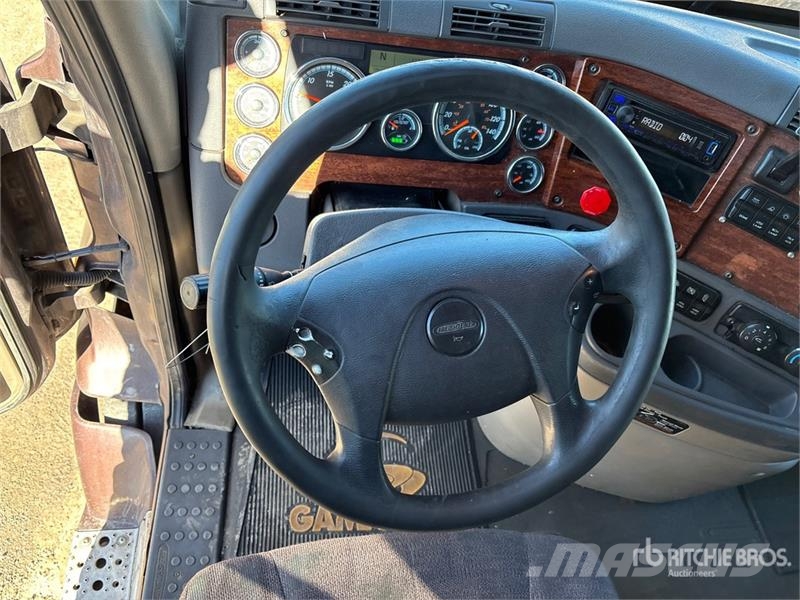 Freightliner Cascadia 113 Тягачі