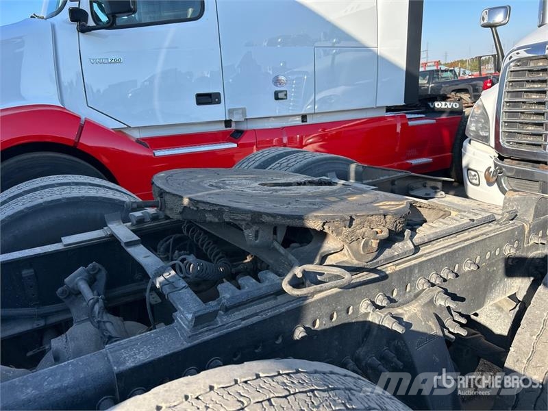 Freightliner Cascadia 125 6x4 T/A Sleeper Truck Tractor Sattelzugmaschinen
