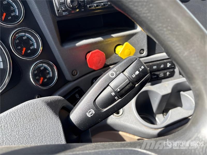 Freightliner Cascadia 125 6x4 Evolution T/A Sleeper Truck Tract Motrici e Trattori Stradali
