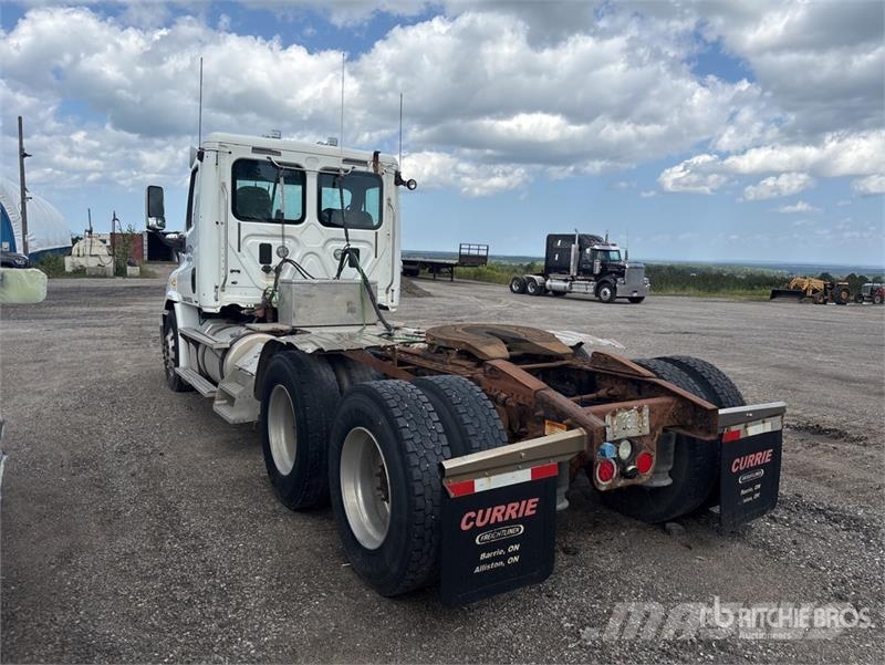 Freightliner Cascadia 113 Vetopöytäautot