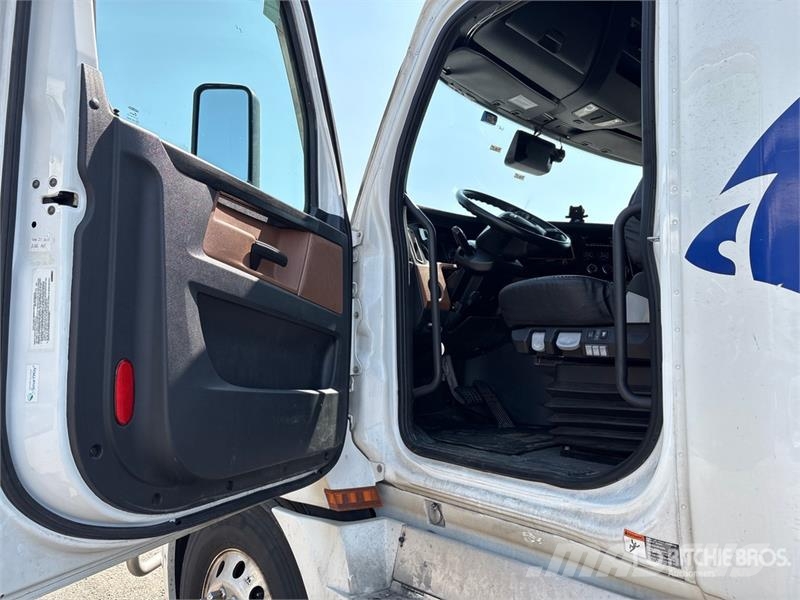 Freightliner Cascadia 126 Naudoti vilkikai