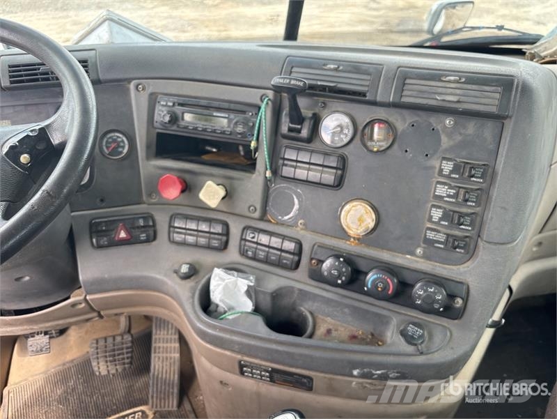 Freightliner Cascadia 113 Vetopöytäautot