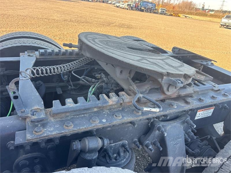 Freightliner Cascadia 126 وحدات الجر