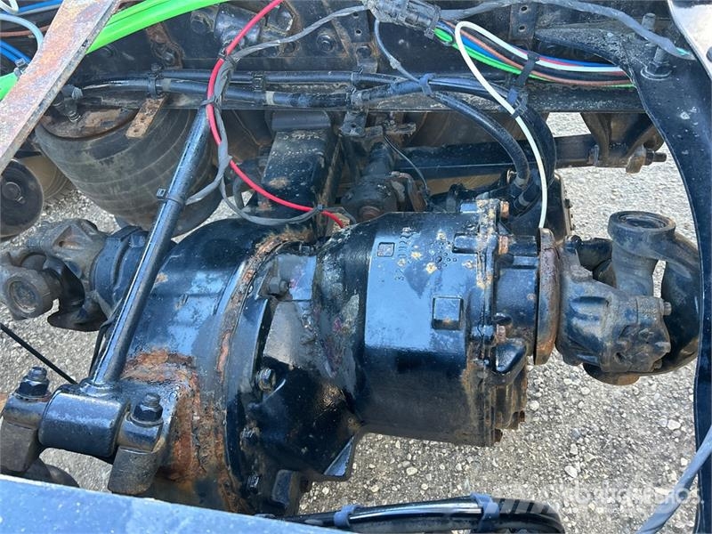 Freightliner Cascadia 126 6x4 T/A Sleeper Truck Tractor وحدات الجر