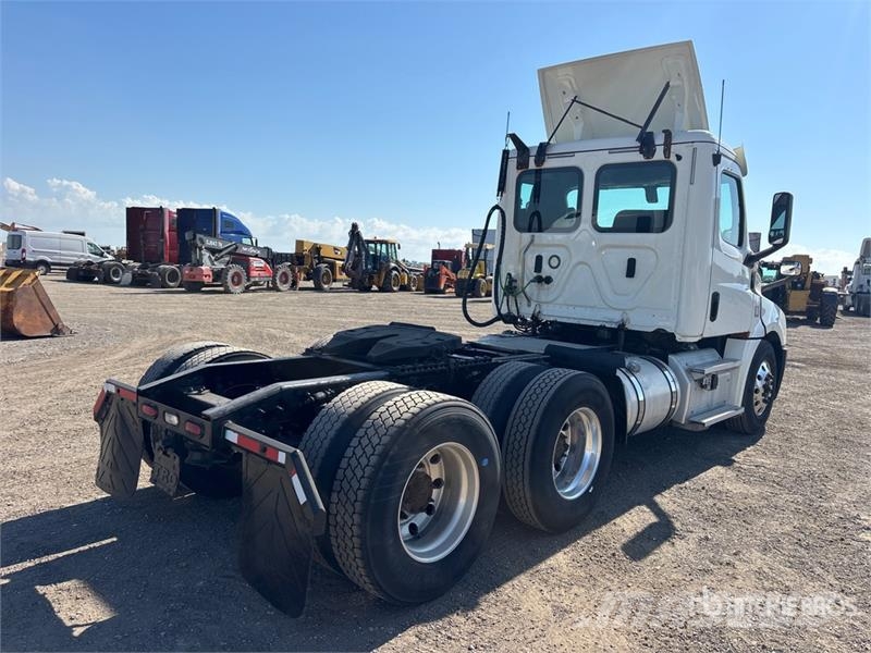 Freightliner Cascadia 126 Nyergesvontatók