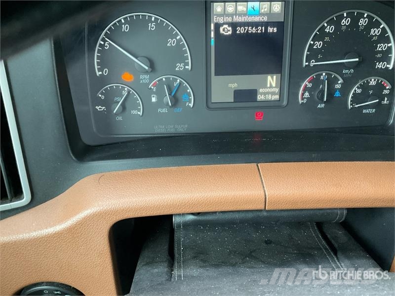 Freightliner Cascadia 126 6x4 T/A Sleeper Truck Tractor Motrici e Trattori Stradali