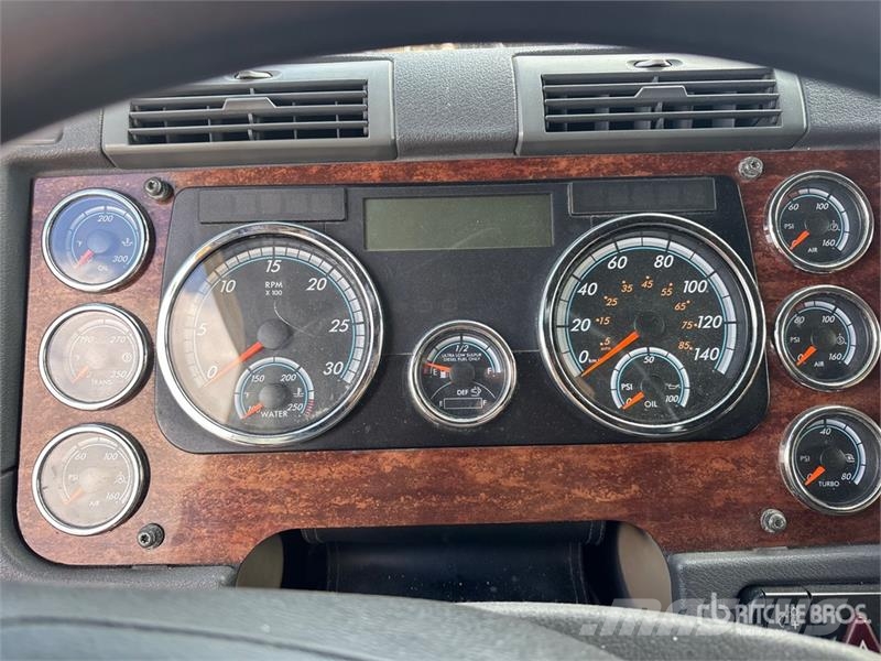 Freightliner Cascadia 125 6x4 T/A Sleeper Truck Tractor Tracteur routier