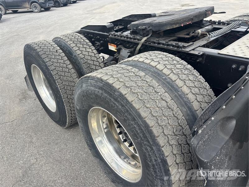 Freightliner Cascadia 126 Vetopöytäautot