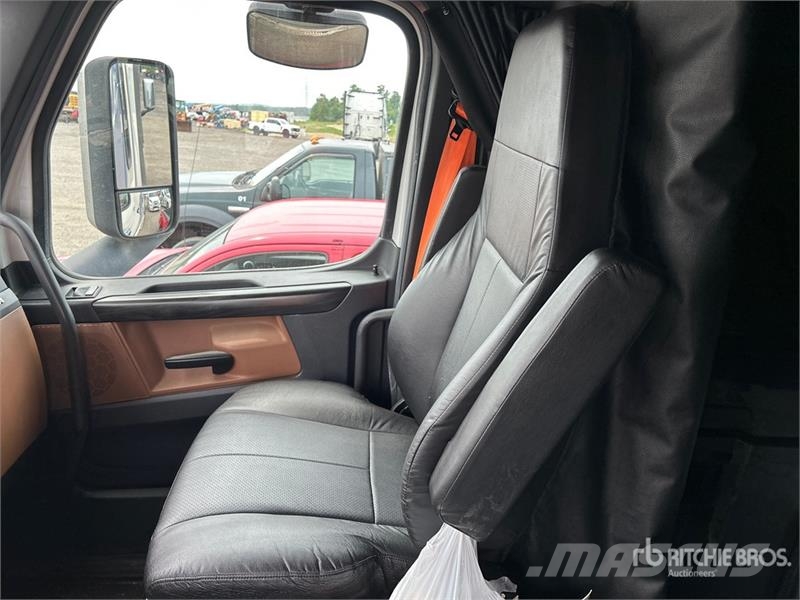 Freightliner Cascadia 126 Naudoti vilkikai