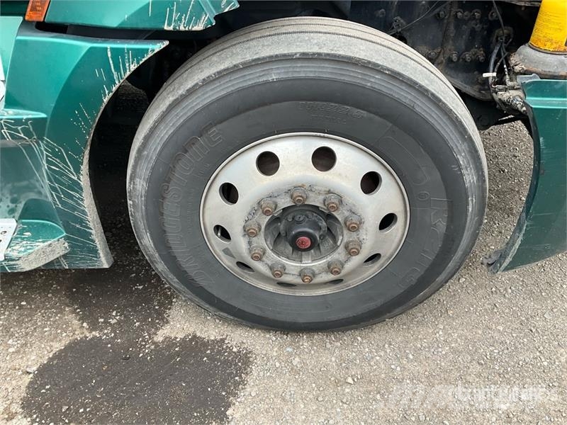 Freightliner Cascadia 126 6x4 T/A Sleeper Truck Tractor Motrici e Trattori Stradali