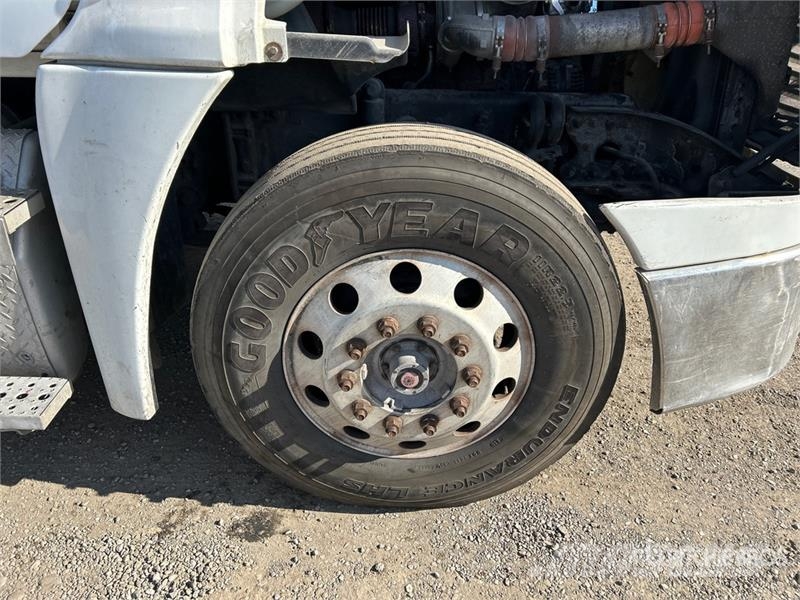 Freightliner Cascadia 125 وحدات الجر
