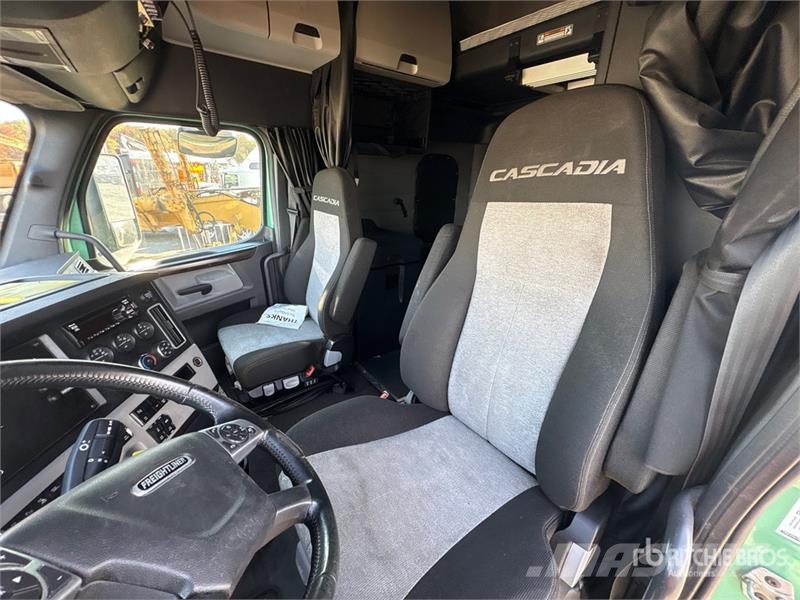 Freightliner Cascadia 126 T/A Sleeper Truck Tractor Sattelzugmaschinen