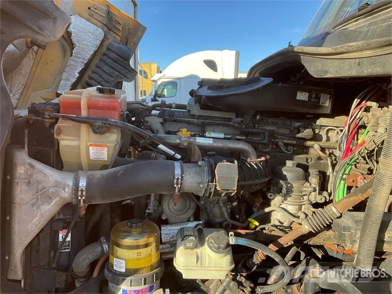Freightliner Cascadia 125 6x4 Evolution T/A Sleeper Truck Tract Влекачи