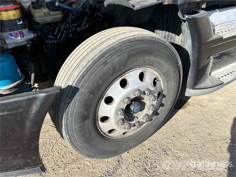 Freightliner Cascadia 125 6x4 T/A Sleeper Truck Tractor Седельные тягачи