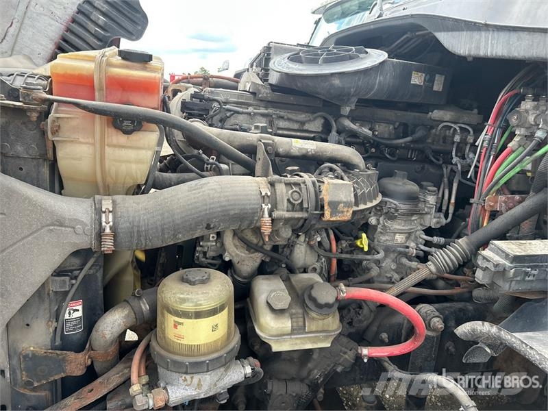Freightliner Cascadia 125 6x4 T/A Sleeper Truck Tractor Truck Tractor Units
