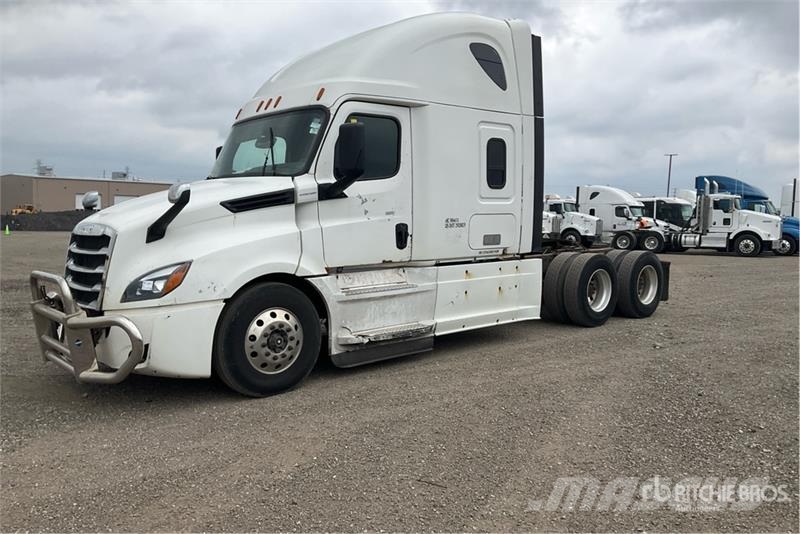 Freightliner Cascadia 126 6x4 T/A Sleeper Truck Tractor Motrici e Trattori Stradali