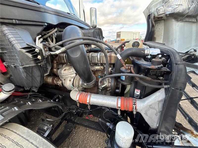 Freightliner Cascadia 126 Truck Tractor Units