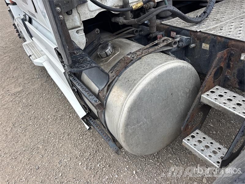 Freightliner Cascadia 126 6x4 T/A Sleeper Truck Tractor Тягачі