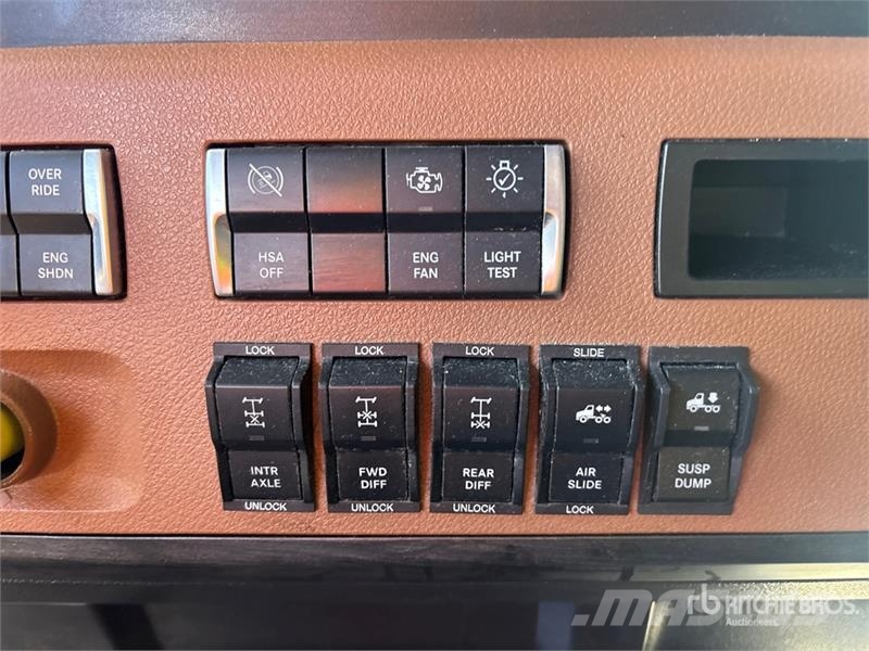 Freightliner Cascadia 126 Naudoti vilkikai